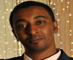 مصر اليوم - لؤي محترم يقود هرم المليون توقيع للصم من القاهرة إلى السودان