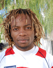   مصر اليوم - الكاميروني موندومو ينفي طلب الرحيل عن الزمالك