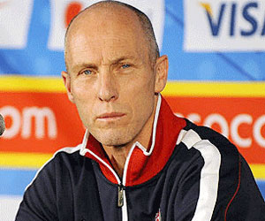   مصر اليوم - برادلي يعيد أبوتريكة للفراعنة وينتقد الفيلم المسيء