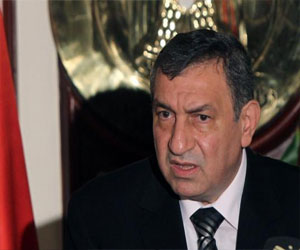 مصر اليوم - بلاغ يتهم شرف والعقدة بالمسؤولية عن تبديد احتياط النقد