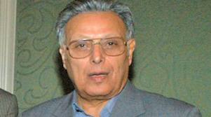   مصر اليوم - اشرف عبد الغفور يتابع سير قضية سب وقذف إلهام شاهين