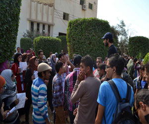   مصر اليوم - السويس: طلبة النظم والمعلومات يمتنعون عن الدراسة تضامنًا مع ضحايا أسيوط