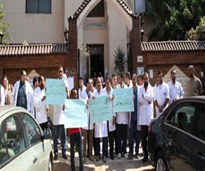   مصر اليوم - الأطباء تنظم وقفة احتجاجية أمام الصحة لإقرار الكادر الأحد