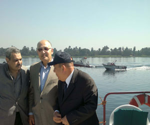   مصر اليوم - الأقصر: مسح شامل لتطهير النيل من آثار بقعة إدفو الزيتية