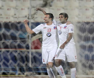   مصر اليوم - الثنائي التونسي الهمامي وجمعة في طريقهم إلى معسكر نسور قرطاج