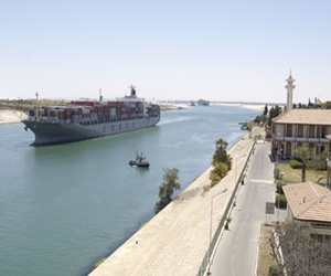   مصر اليوم - 45 سفينة عبرت قناة السويس الخميس بحمولات 2 مليون و634 ألف طن