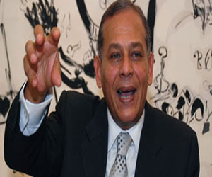 مصر اليوم - عصمت السادات في مكتب النائب العام للتحقيق في واقعة تهديد الغرياني له بـالسحل