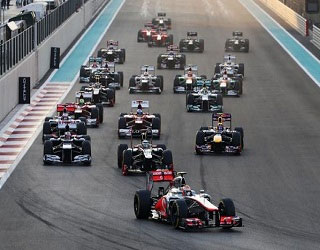   مصر اليوم - هَزَّاع بِن زَايِد يَسْتَقْبِلُ ضُيوفَ فُورمولا 1