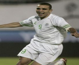   مصر اليوم - الكاف يقرر إيقاف الجزائري جبور مباراتين