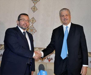   مصر اليوم - قنديل يتوِّج زيارته إلى الجزائر بإقامة منطقة صناعي