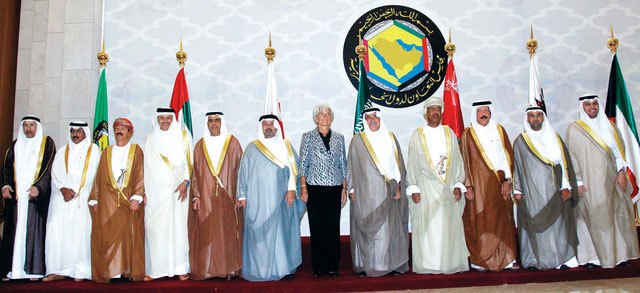   مصر اليوم - لاغارد تشيد بإدارة دول الخليج لأسعار النفط