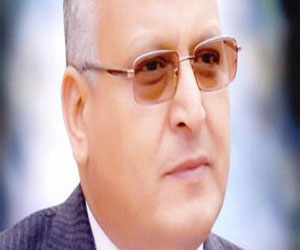 مصر اليوم - صلاح المعداوي يكرم مصمم معركة المنصورة في قصر الثقافة