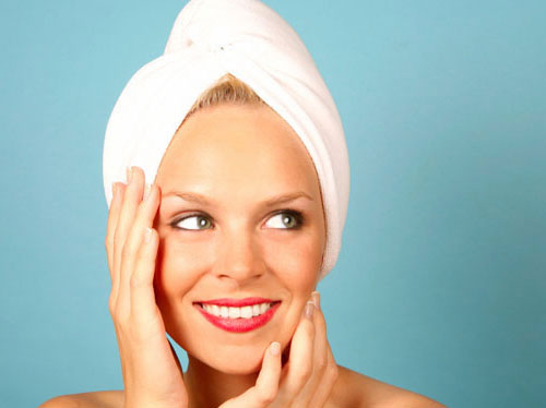   مصر اليوم - تجنبي العادات اليومية الخاطئة التي تؤثر على جمال البشرة