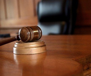 مصر اليوم - تأجيل محاكمة حارق والده في الأقصر إلى جلسة الأربعاء