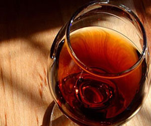 مصر اليوم - كأسا نبيذ في اليوم يخفضًان عدد خلايا الدماغ المنتجة بنسبة 40%