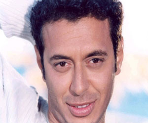   مصر اليوم - مصطفى شعبان  متردد  من تقديم جزء ثان لـالزوجة الرابعة 