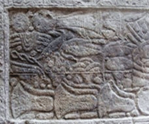 مصر اليوم - العثورعلى لوحة فرعونية ملقاة في حي شعبي في القاهرة