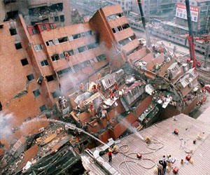 مصر اليوم - مقتل 5 أشخاص على الأقل فى زلزال عنيف بقوة 6.6 درجة ضرب ميانمار