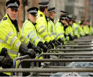   مصر اليوم - شرطة لندن توقف 49 من عناصرها عن العمل بسبب تهم فساد