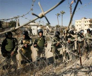   مصر اليوم - اعتقال فلسطينيين ضبط بحوزتهم صور لمعدات عسكرية مصرية