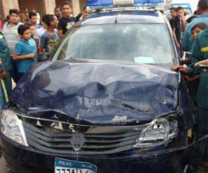 مصر اليوم - بدء التحقيق في هجوم العريش على سيارة الشرطة وسرقتها