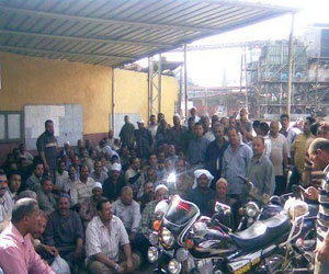   مصر اليوم - عمال مصانع السكر في الجنوب يواصلون اعتصامهم