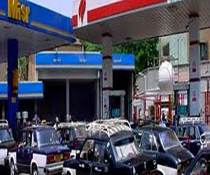 مصر اليوم - القبض على 7 مسؤولين بتهمة تهريب السولار والبنزين