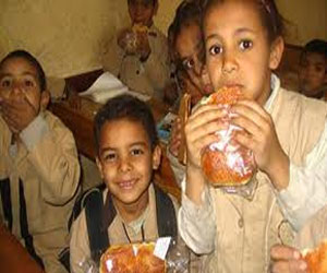   مصر اليوم - وجبات تغذية مدرسية فاسدة في الإسماعيلية