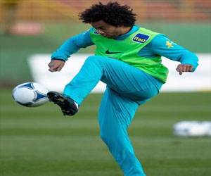   مصر اليوم - إصابة مارسيلو بكسر في القدم اليمنى